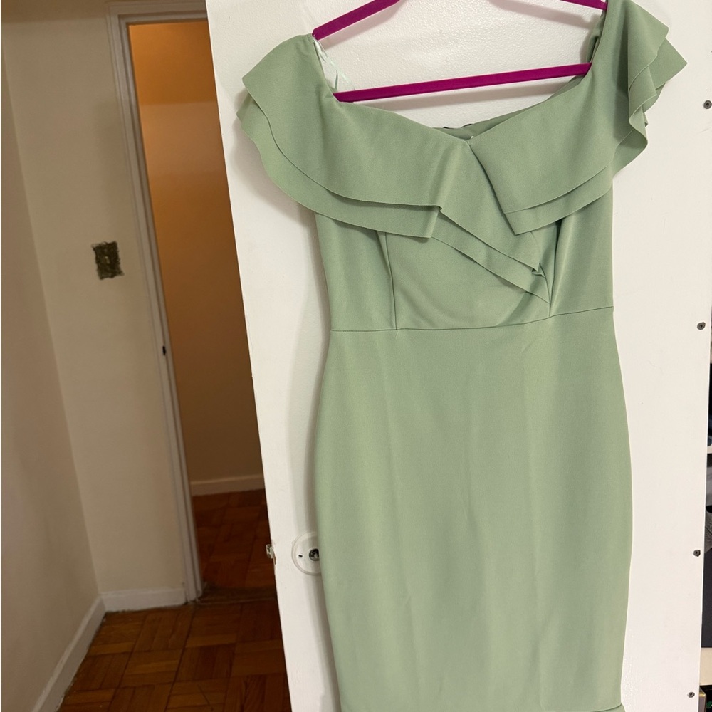 Chic Off-Shoulder Midi Dress in Mint Green